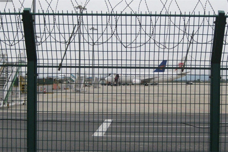 Green Airport Fence Design With Razor Barbed Wire Anti Climb Security Wire Mesh Fence